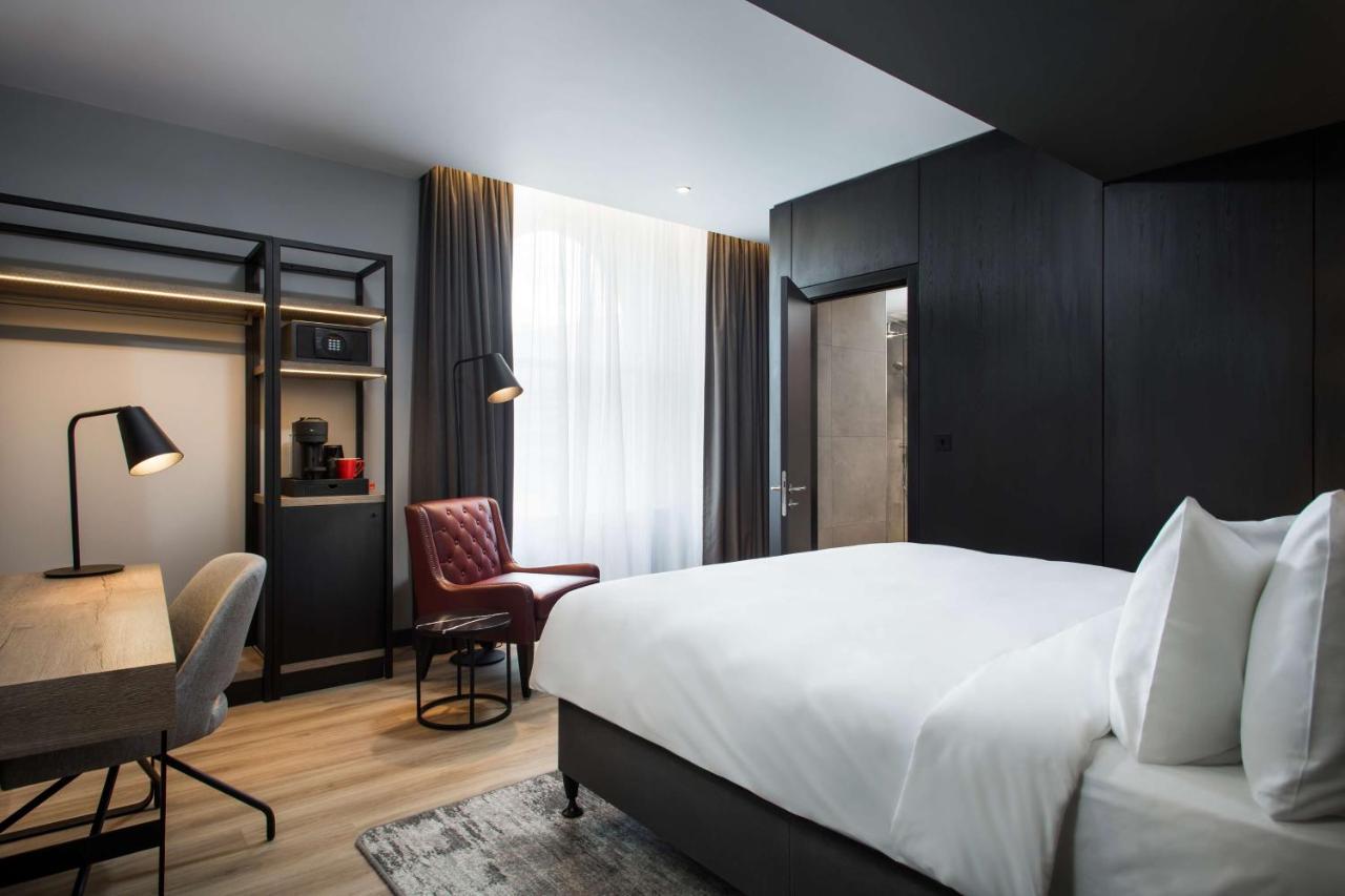 Hotel Radisson Red Hotel,