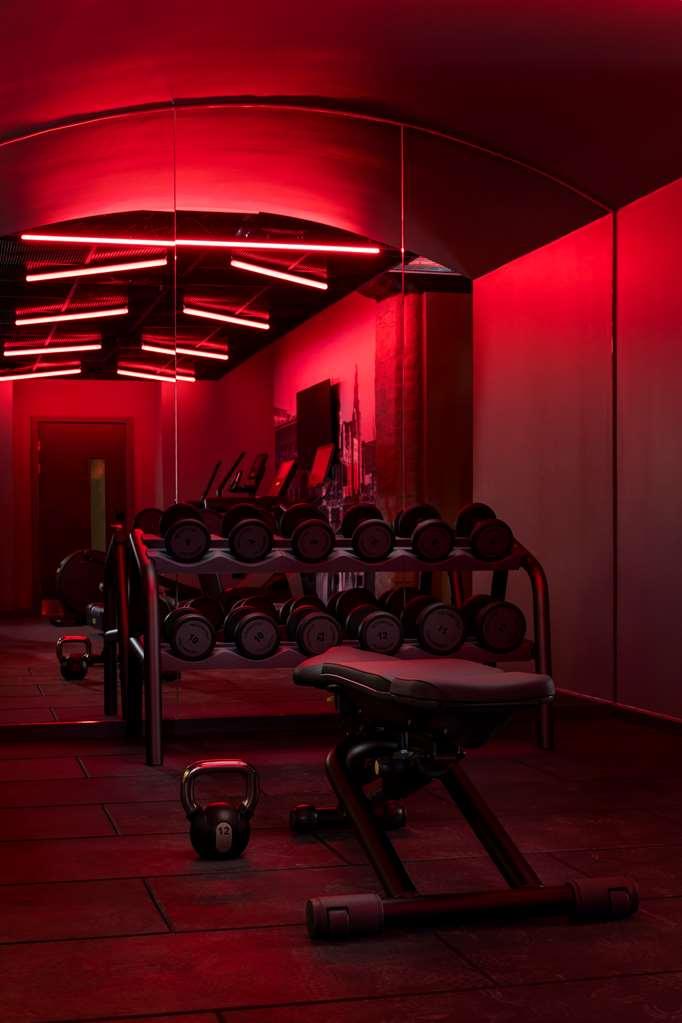 Hotel Radisson Red Hotel, 4*