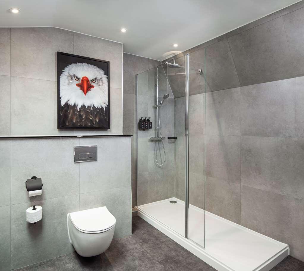 Hotel Radisson Red Hotel, 4*