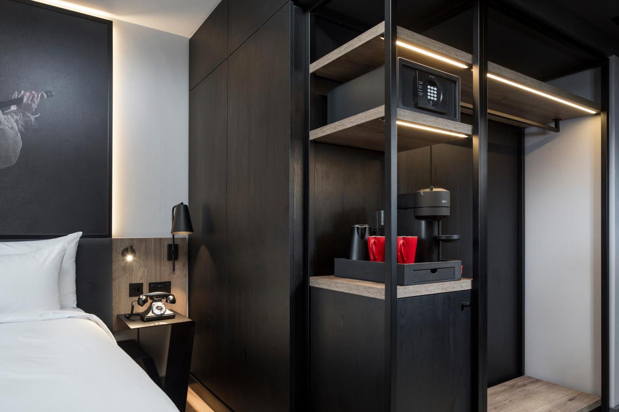 Radisson Red Hotel,