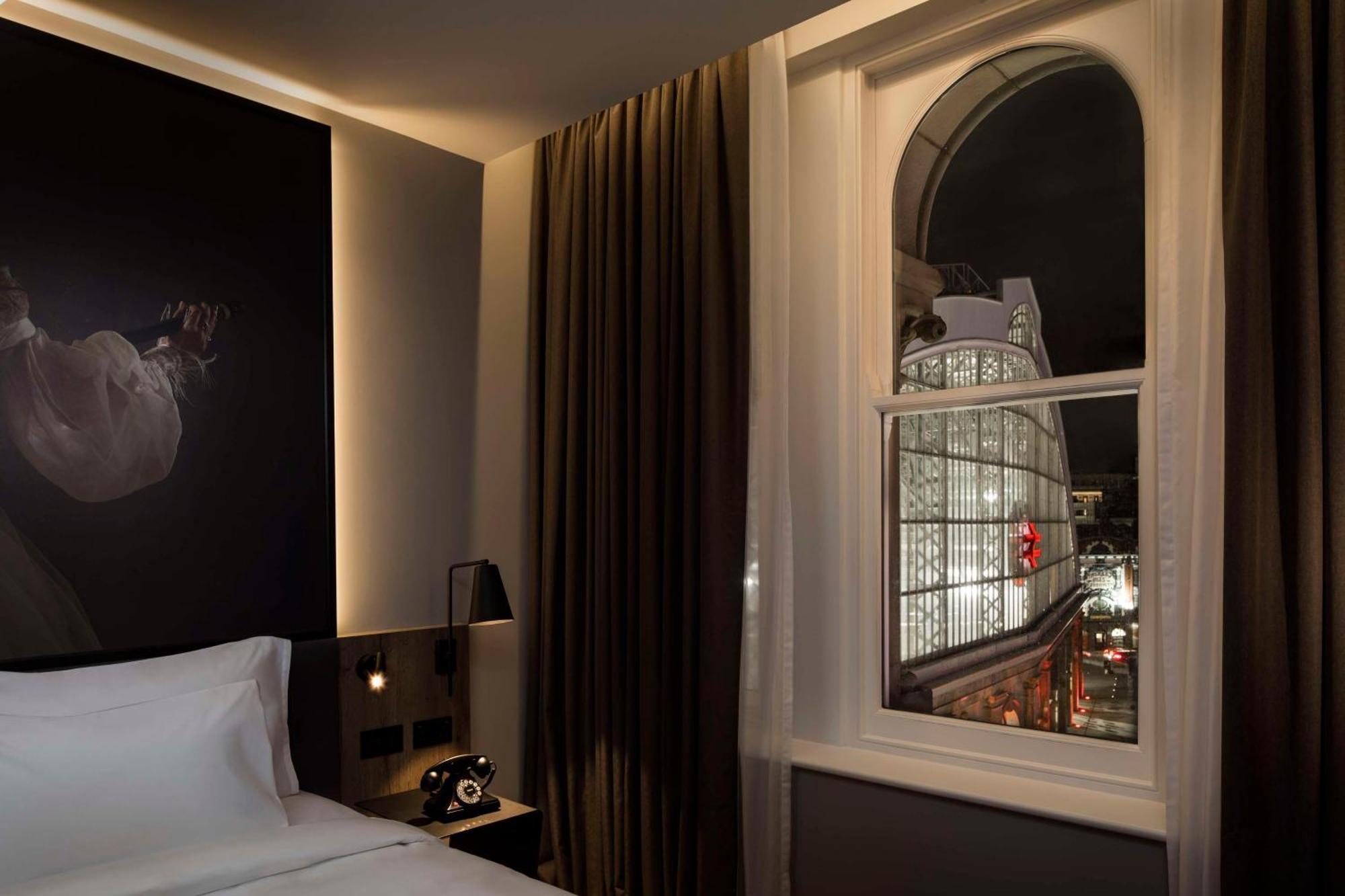 Radisson Red Hotel, Liverpool