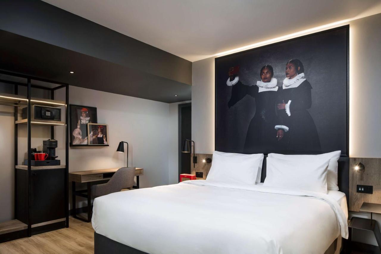 Hotel Radisson Red Hotel, 4*