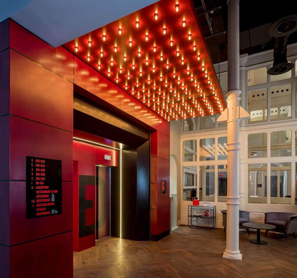 Hotel Radisson Red Hotel,