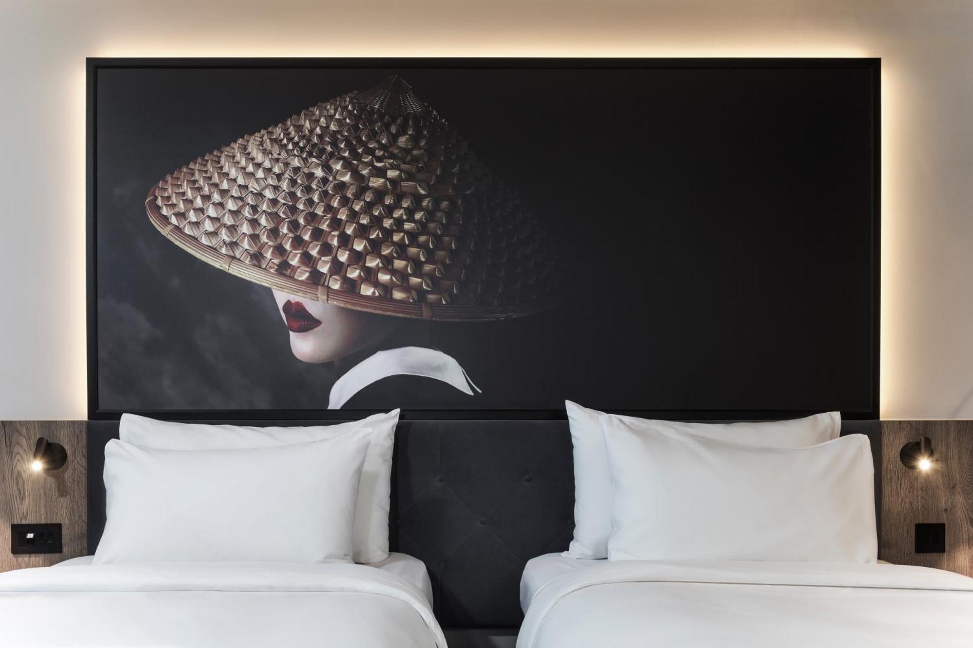 Radisson Red Hotel, 4*