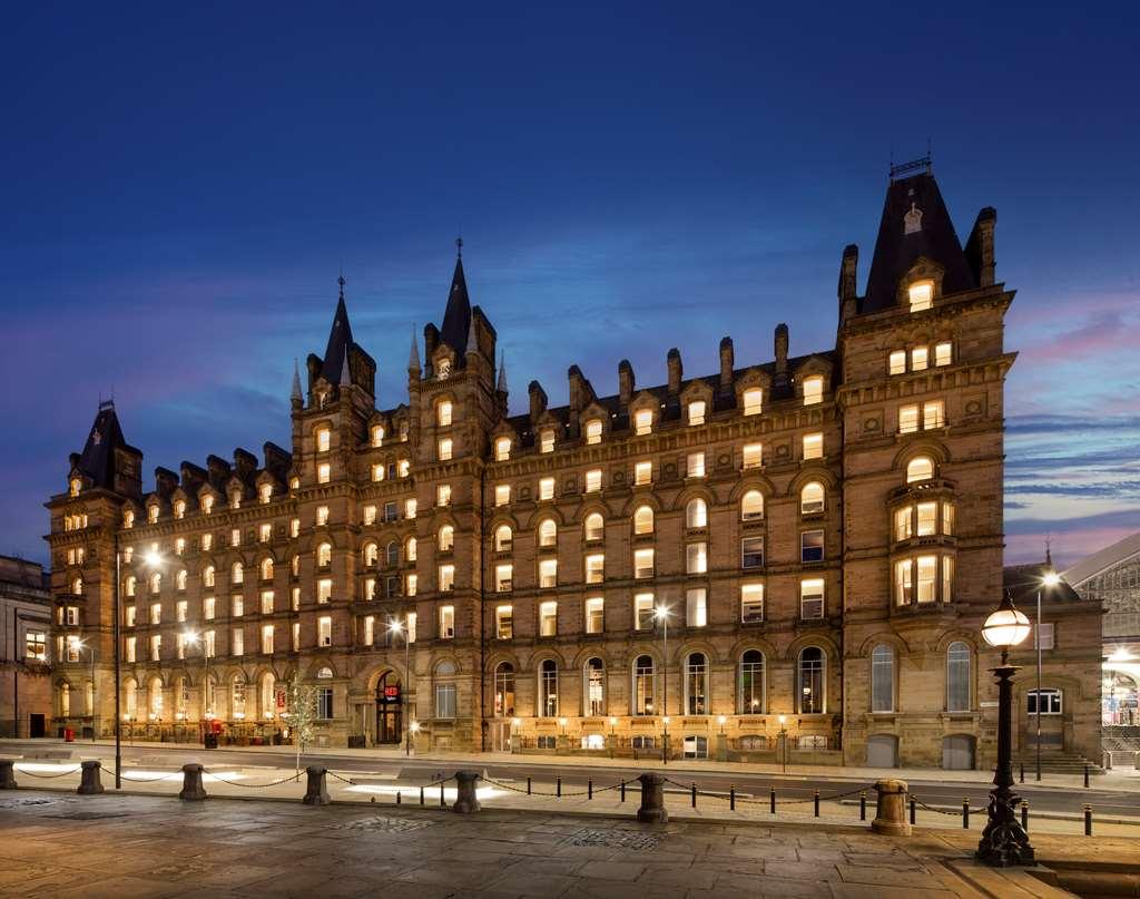 Hotel Radisson Red Hotel, 4*